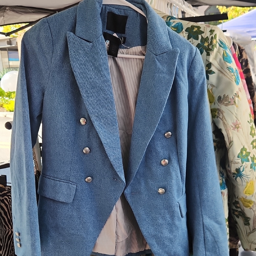 Elegant Women's Blue Double-Breasted Blazer